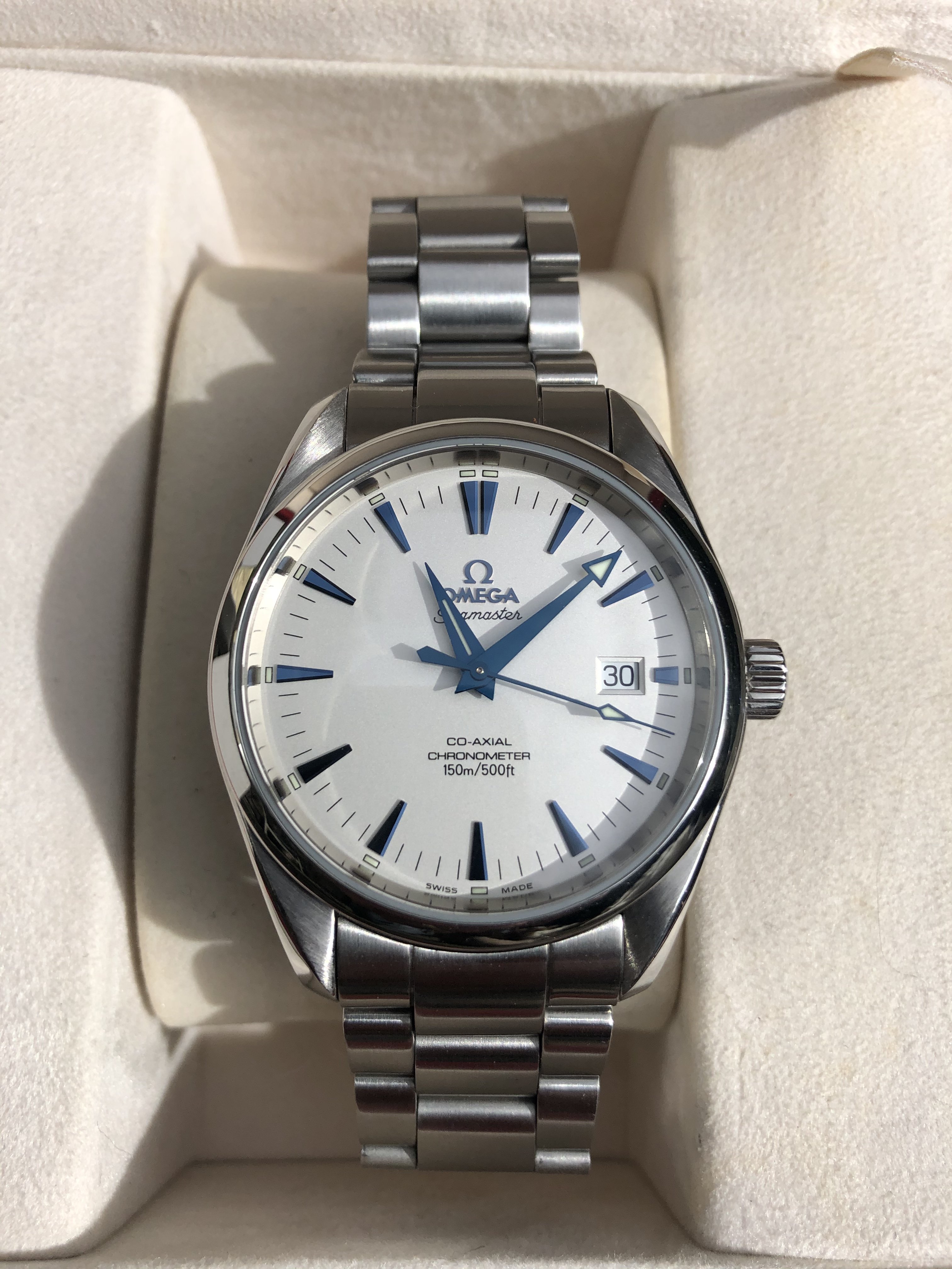 Omega aqua terra outlet white dial blue hands