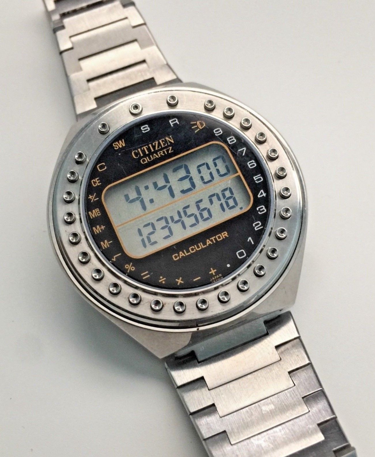 RARE VINTAGE 1977 CITIZEN 49-9315 ROUND CALCULATOR WATCH - ALL