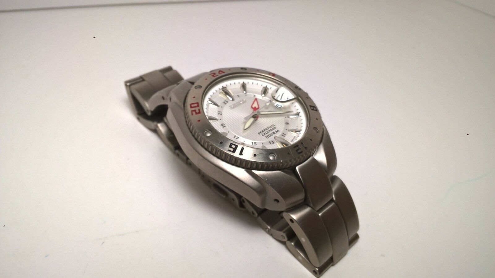Seiko SBQJ Series Titanium 8F56-0080 White GMT Perpetual High