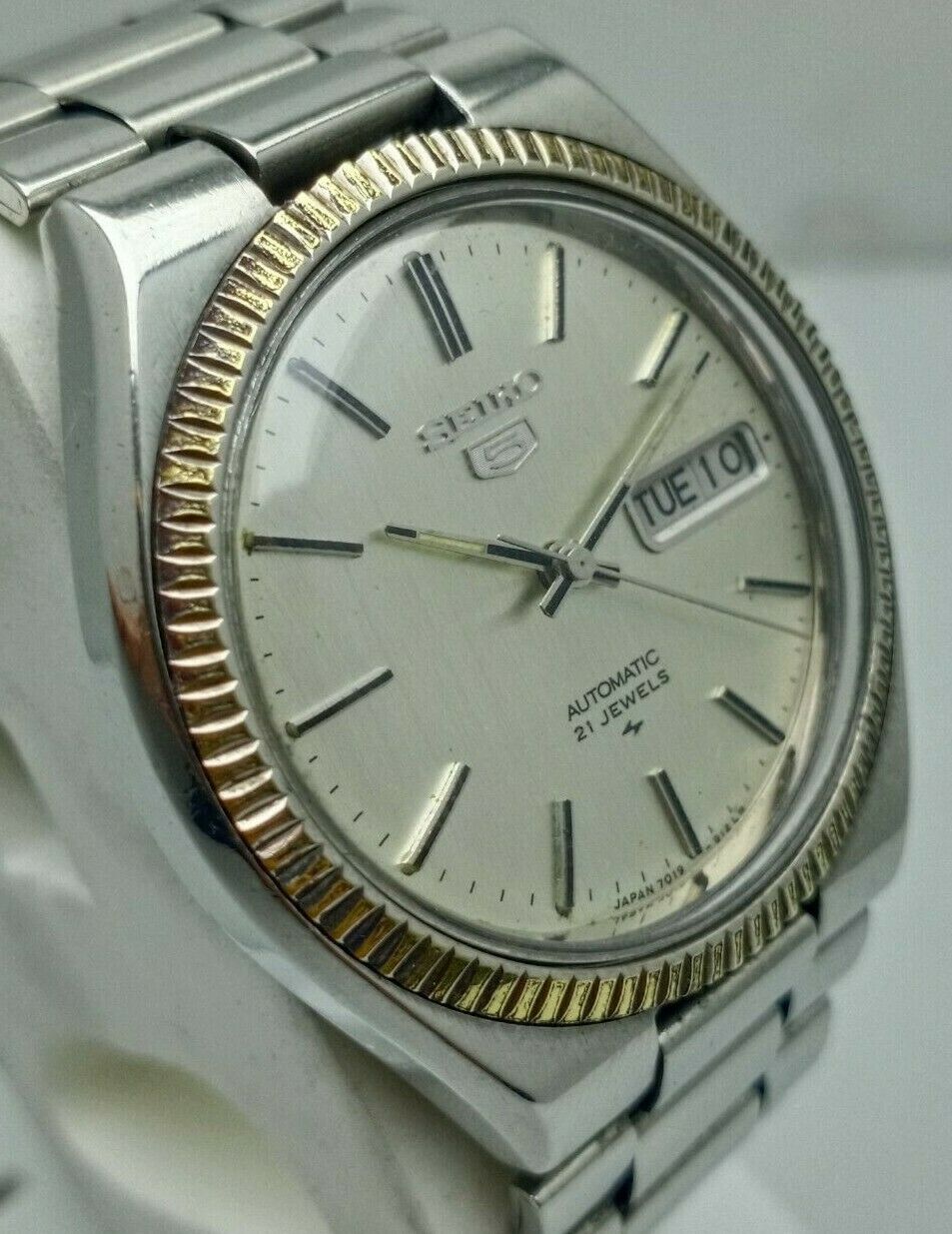 Seiko on sale 5 7019