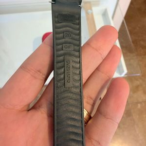Belt Broken GUCCI I GUCCI Digital Wristwatch Quartz Rubber Black