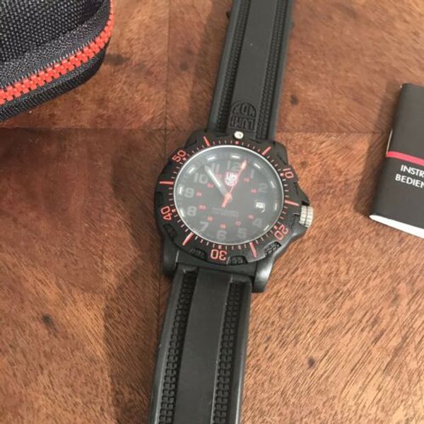 Luminox Mens Swiss Watch Parts Band Broken Glass Cloudy WatchCharts