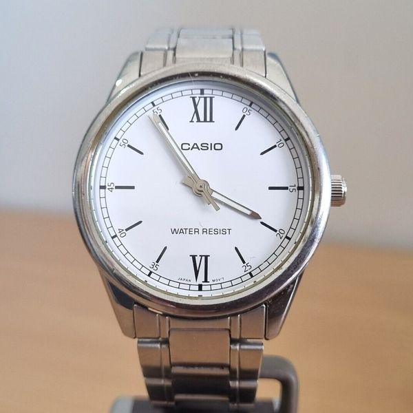 Casio SS, white dial quartz watch, SS bracelet. | WatchCharts Marketplace