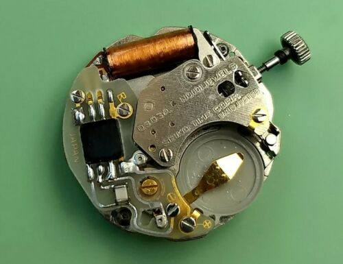 Seiko 0903 Vintage 4004 Quartz Movement Day Date Dials Coil Circuit will  split | WatchCharts