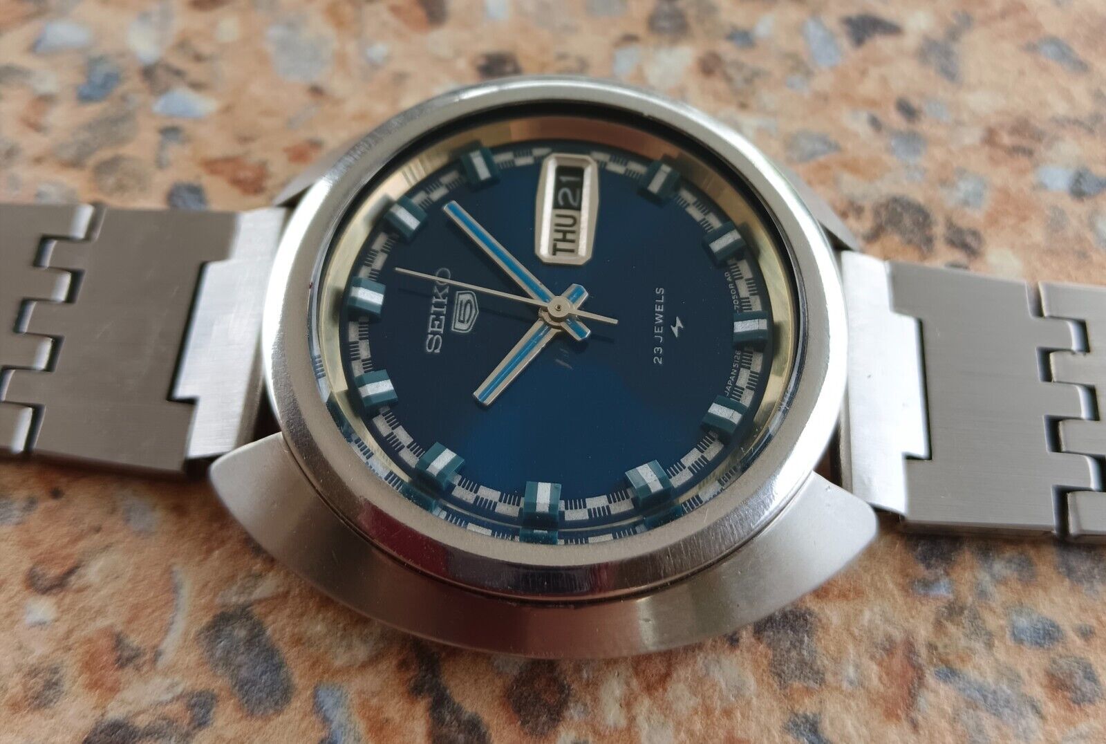 Seiko 5 5126-7030 Price, Specs, Market Insights | WatchCharts