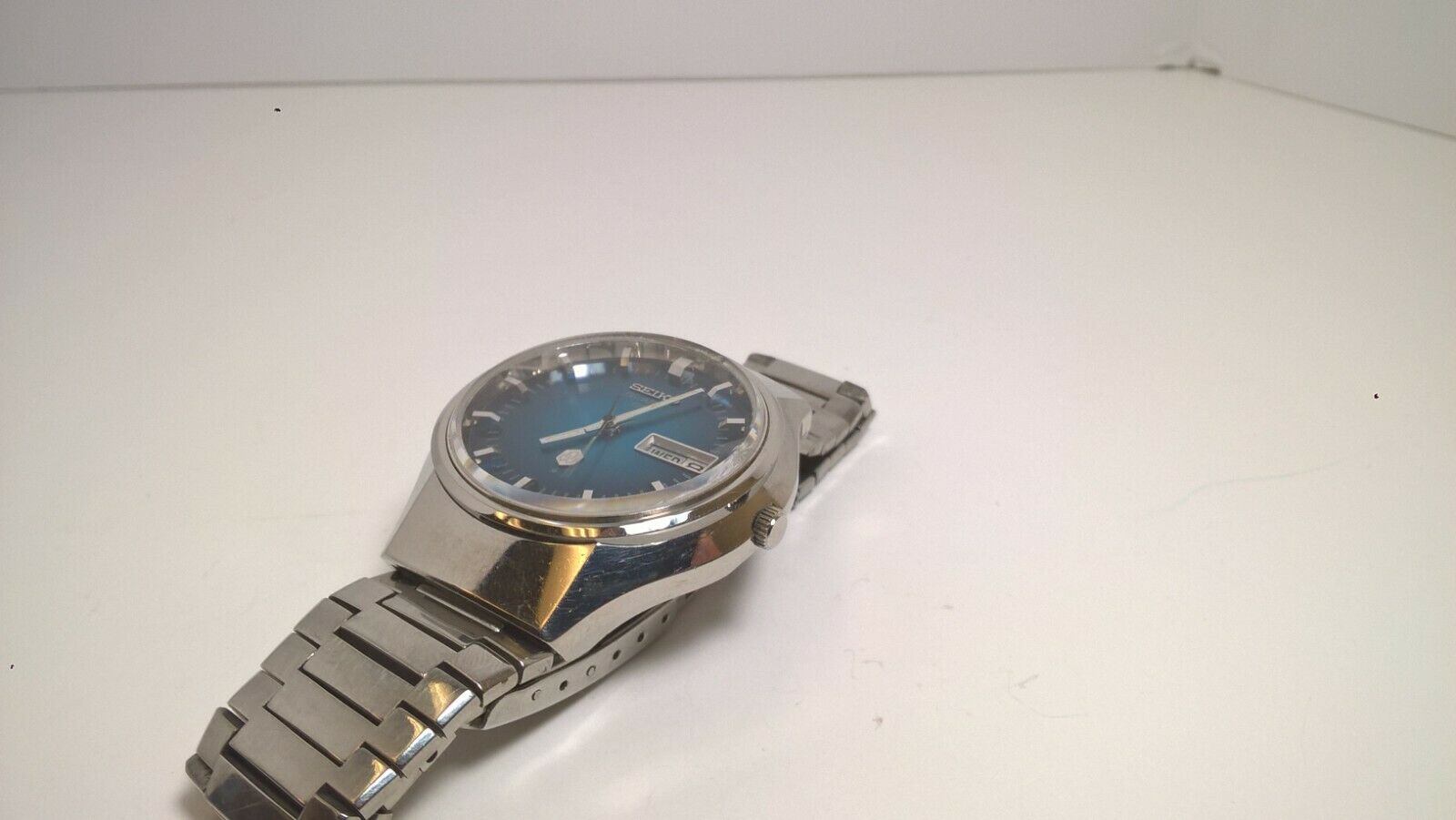 時計 SEIKO QR VINTAGE QUARTZ 3853-7010 SUWA Seiko QR 3863-7010 Vintage Day Date St.Steel Blue Silver