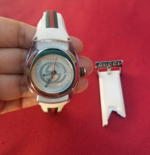 Authentic Gucci SYNC 137.3 Womens Watch - Works great