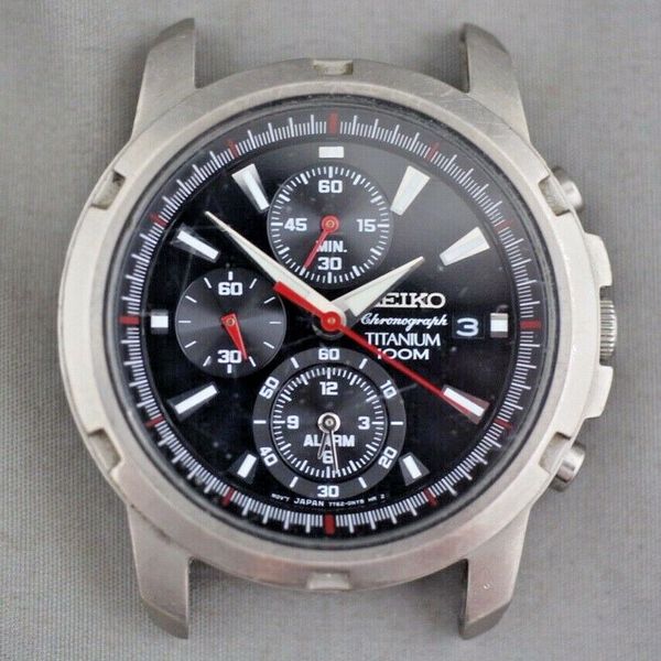 Vintage Seiko 7T62-0BF0 Mens Chronograph Titanium Watch Clean
