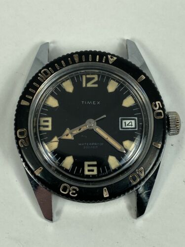 Vintage 1969 Timex Skindiver Waterproof 200 Feet Dive Watch