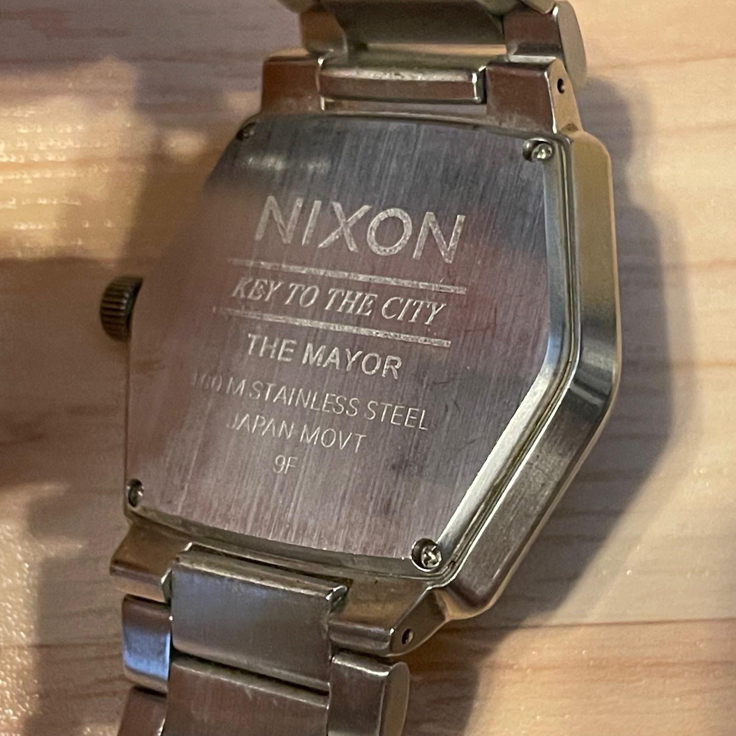 WTS] Nixon The Mayor “Key to the City” Vintage Hex Surf Analog 