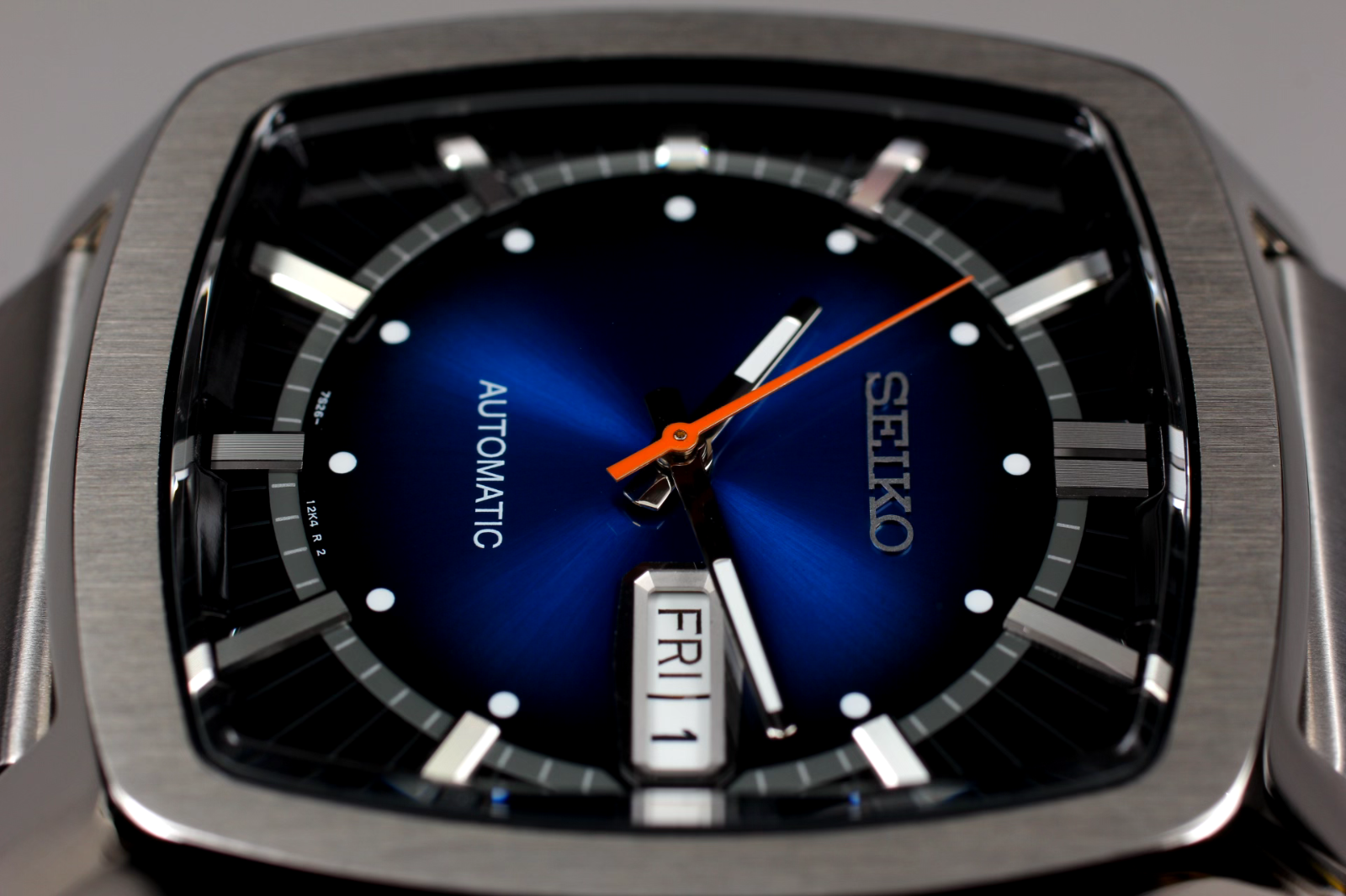 Seiko 7S26-04V0 SNKP23 Day Date 21 Jewels Automatic Mens Watch