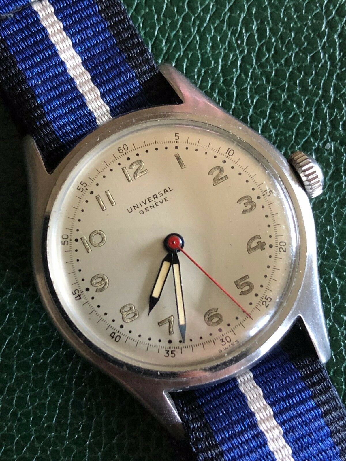 Universal Geneve Vintage WW2 Cal. 263 Manual Wind Watch Pristine