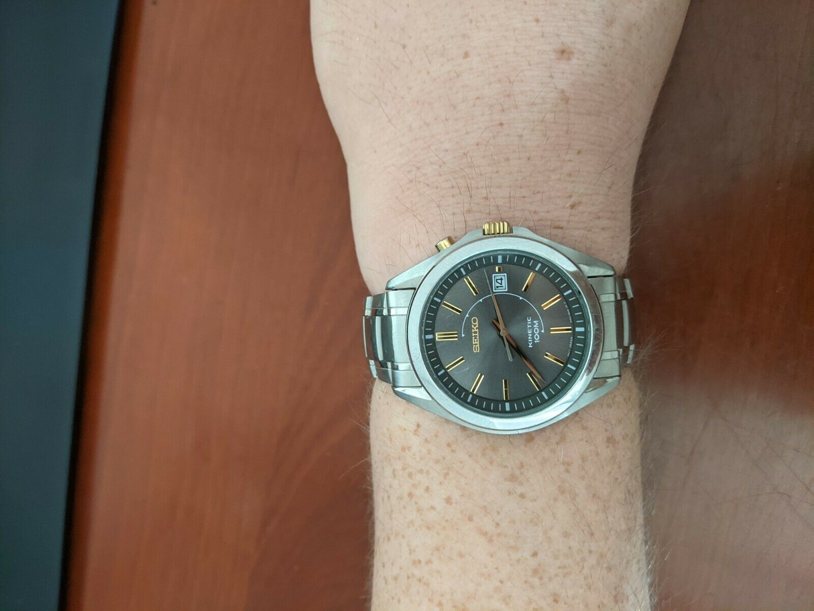 Seiko Kinetic, 100m Water Resistant. 5M62-0CW0. 40mm dial, 45mm 