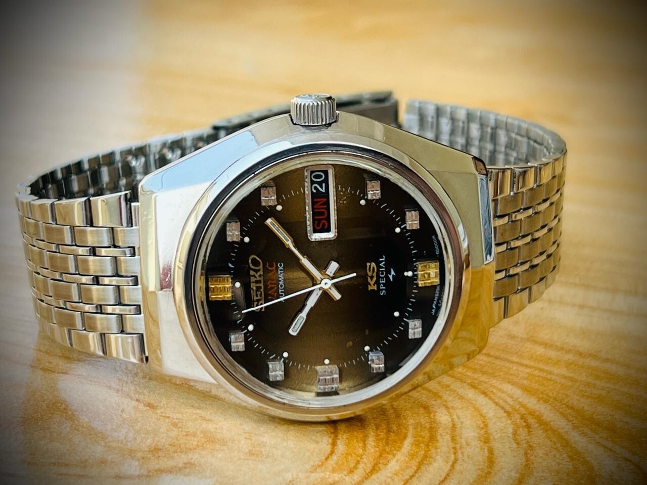 【風防◎ 稼働】KING SEIKO VANAC 5256-6000 ゴールド Seiko King Seiko Vanac 5256-6000 Price as of May 2026 | WatchCharts UK