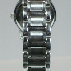 Bulova C637530 Ladies Quartz Watch Diamond Bezel MOP Date  display picture 2