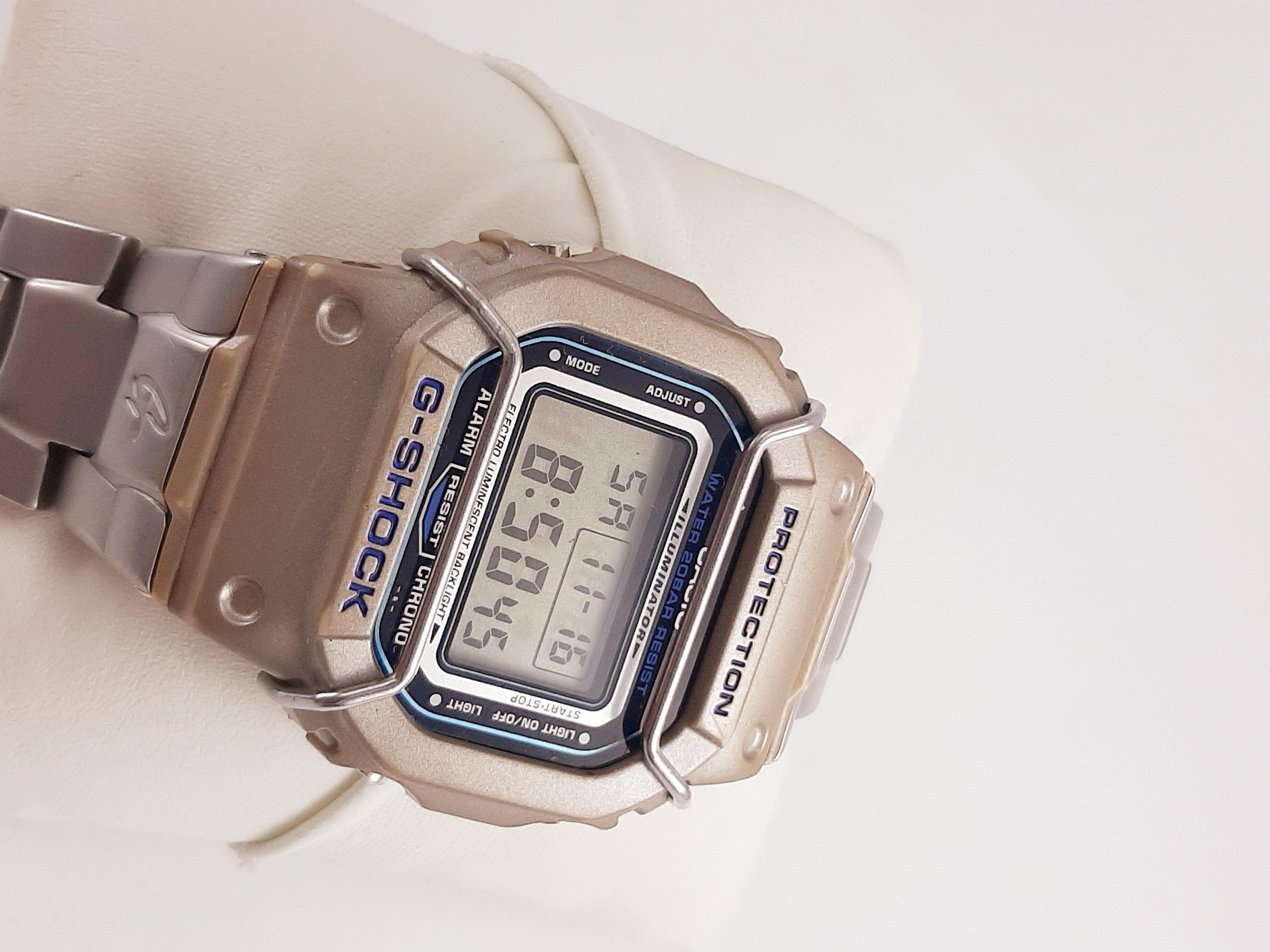 Casio G-Shock (DW5000)