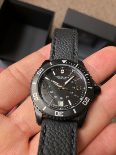 victorinox maverick black