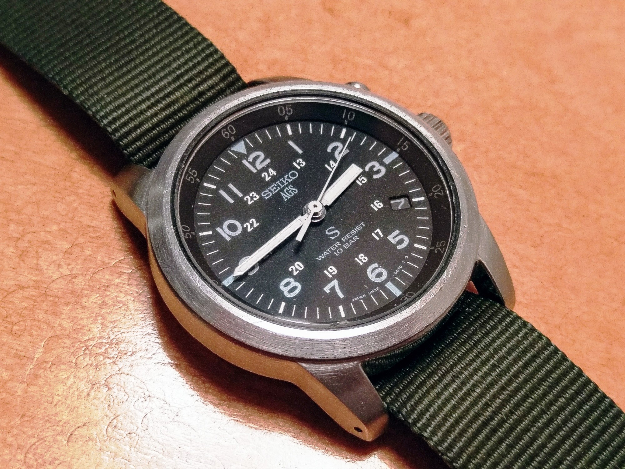 seiko kinetic military watch