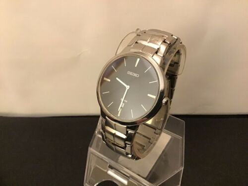 Seiko Date Mens Watch 7N39-OBB0 Sapphire Crystal Spairs Or Seiko Date Mens Watch 7N39-OBB0 Sapphire Crystal Spairs Or
