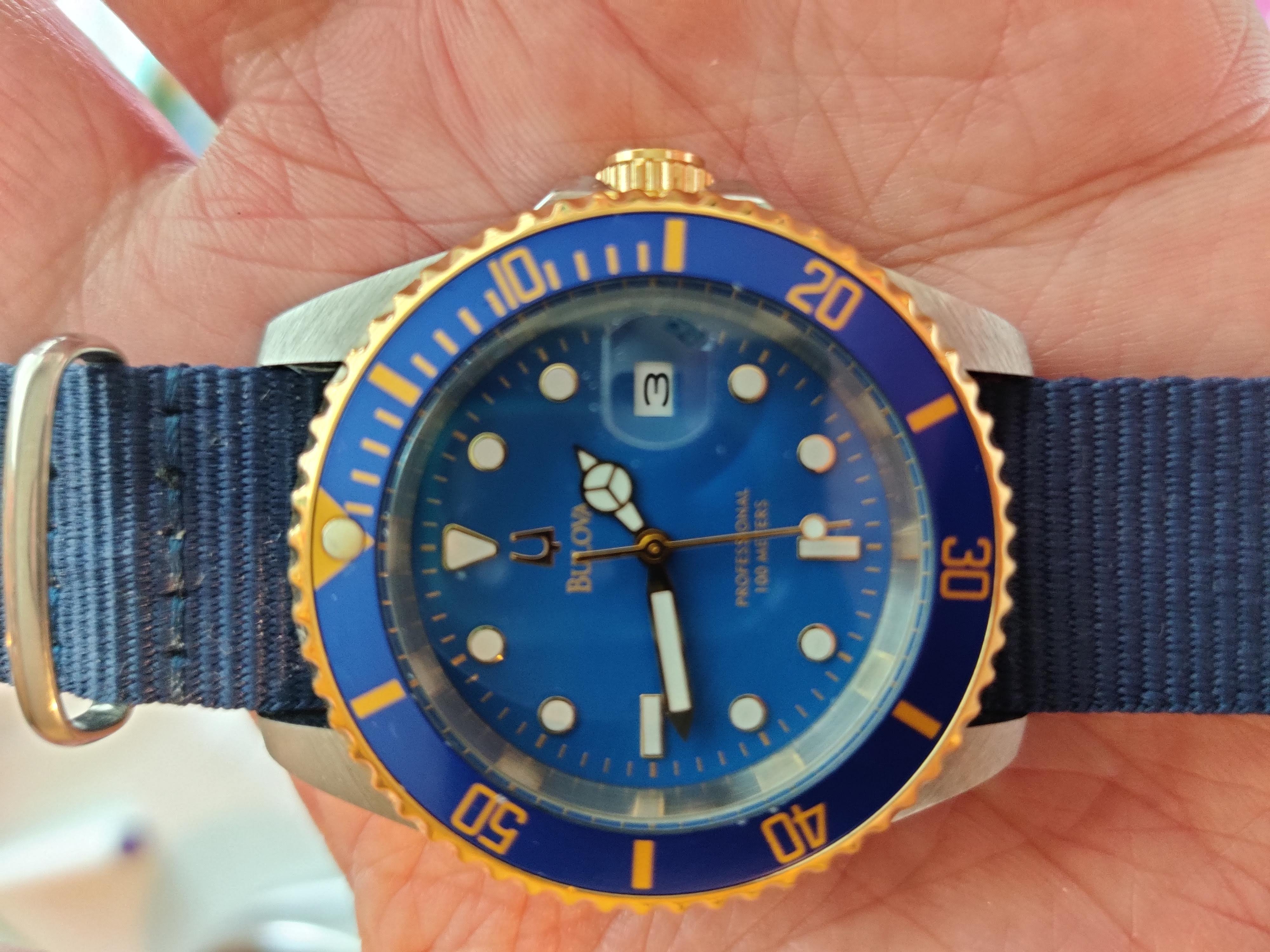 250 USD Bulova submariner quartz diver 100m professional from 90s