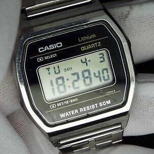 CASIO VINTAGE DIGITAL WATCH 580 W-62 80s LCD RETRO OLD SCHOOL 
