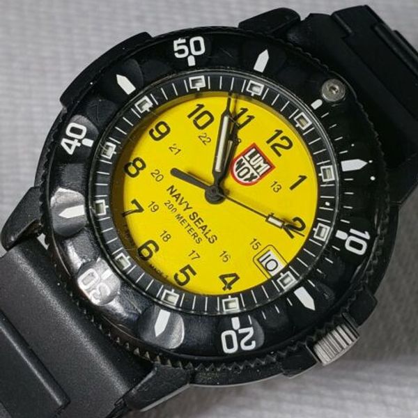 Vintage Mens Luminox 3900 Navy Seal Dive Watch - Yellow Dial ...