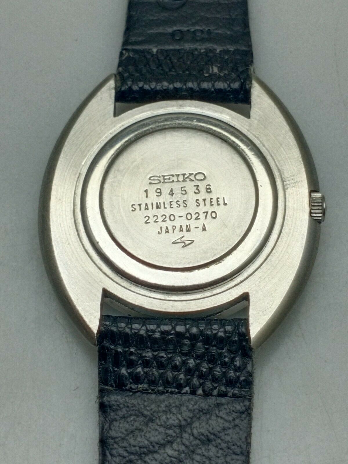 Seiko Chariot 2220-0270 linen texure dial Vintage Manual Winding