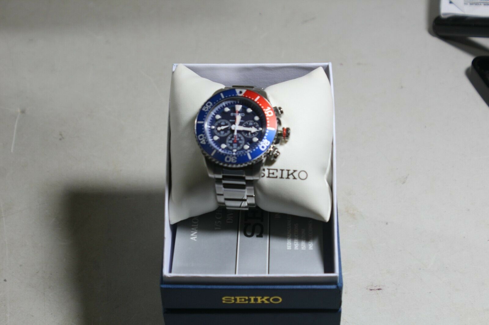 seiko ssc019 solar dive chronograph