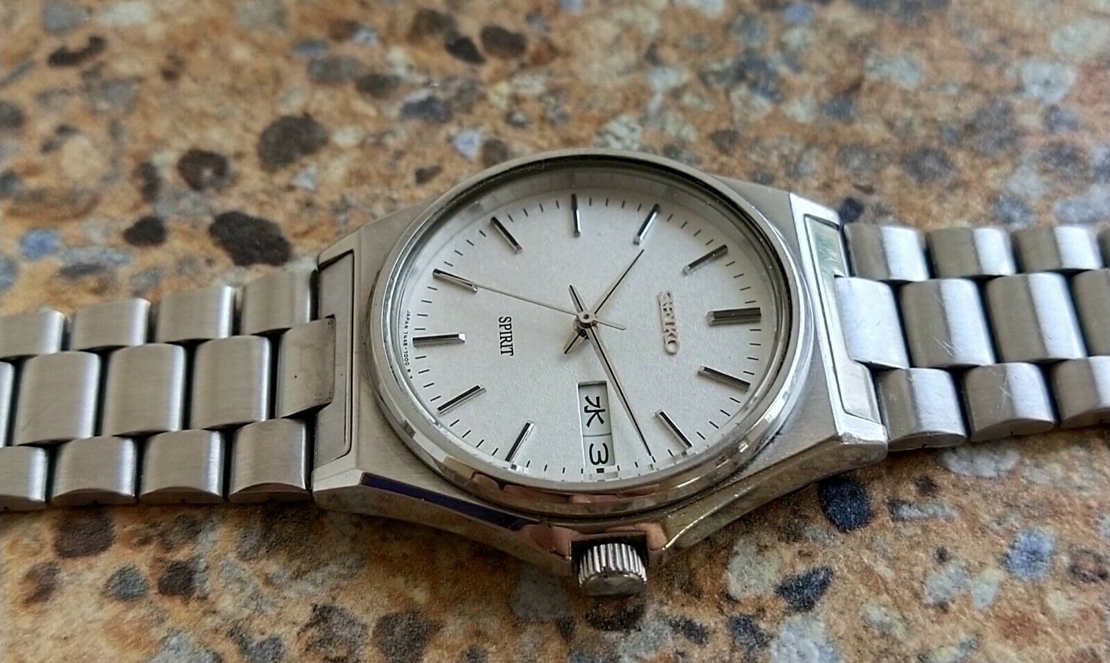 Seiko Spirit Quartz JDM 7N48 7000 March 1993 Kanji Textured Dial