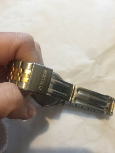 Seiko Mens Quartz Watch With Day And Date 5Y23-7080 A4