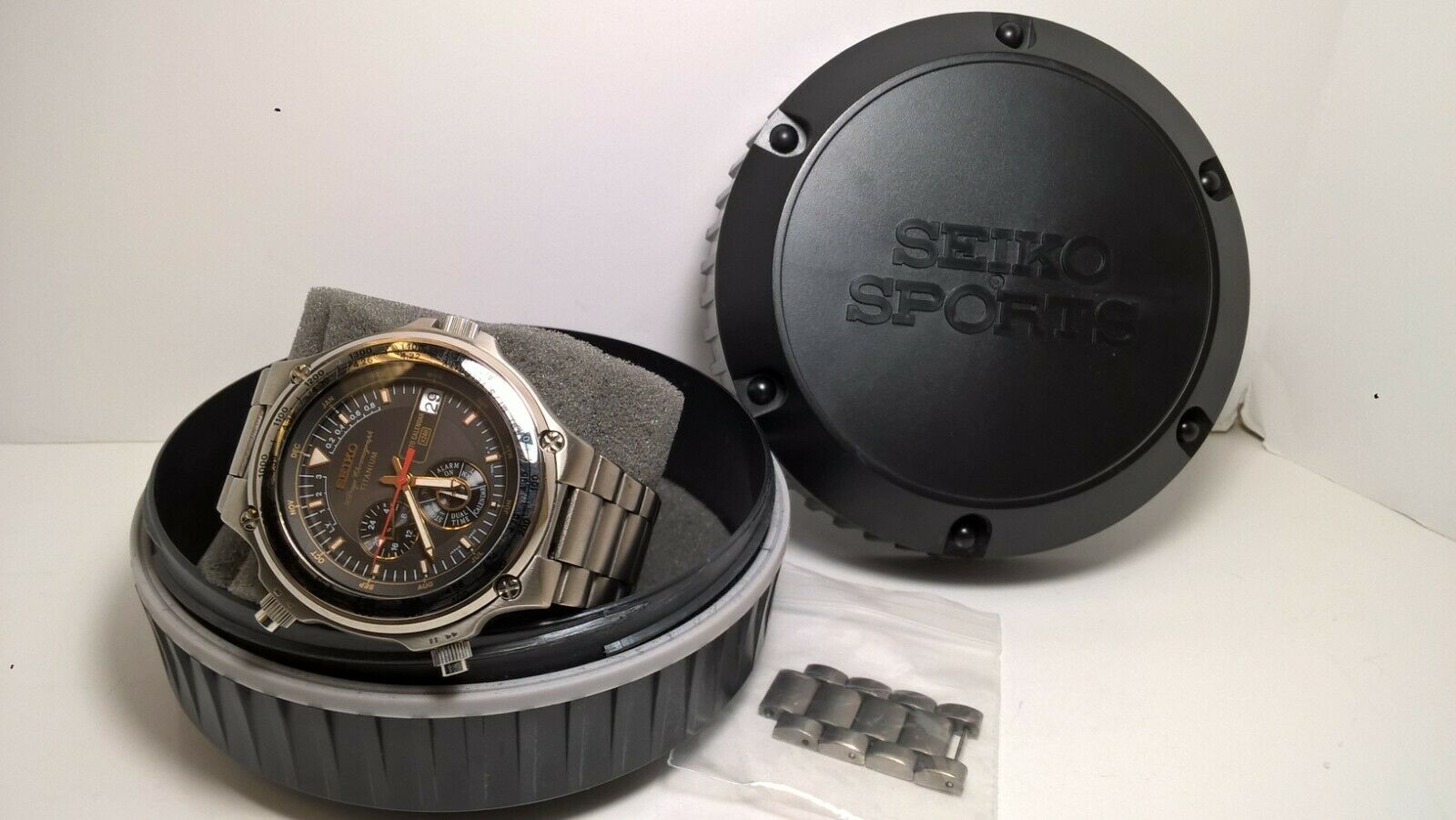 Very Rare Titanium Seiko Space Navigator 6M23-7010 SBBD005