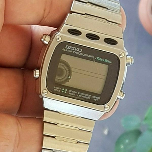 RARE Vintage Sport SEIKO A359 5020 Silver Wave LCD Mens Digital