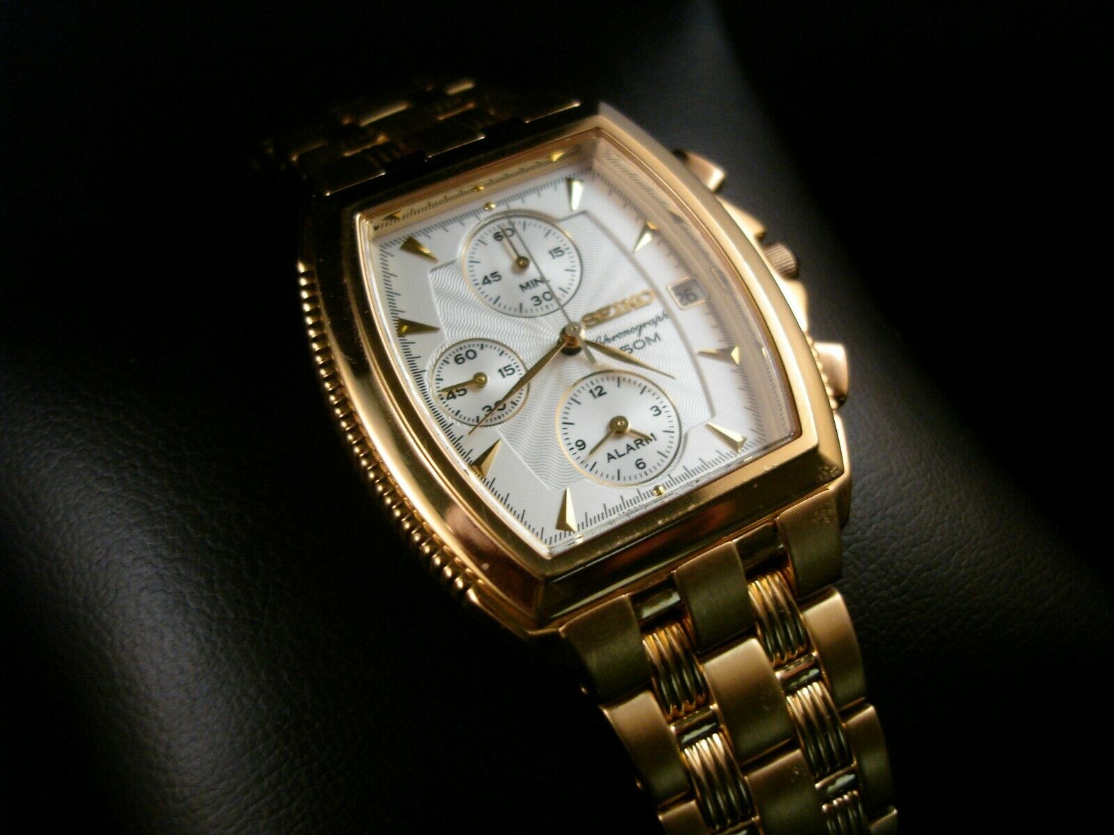 seiko chronograph 50m gold