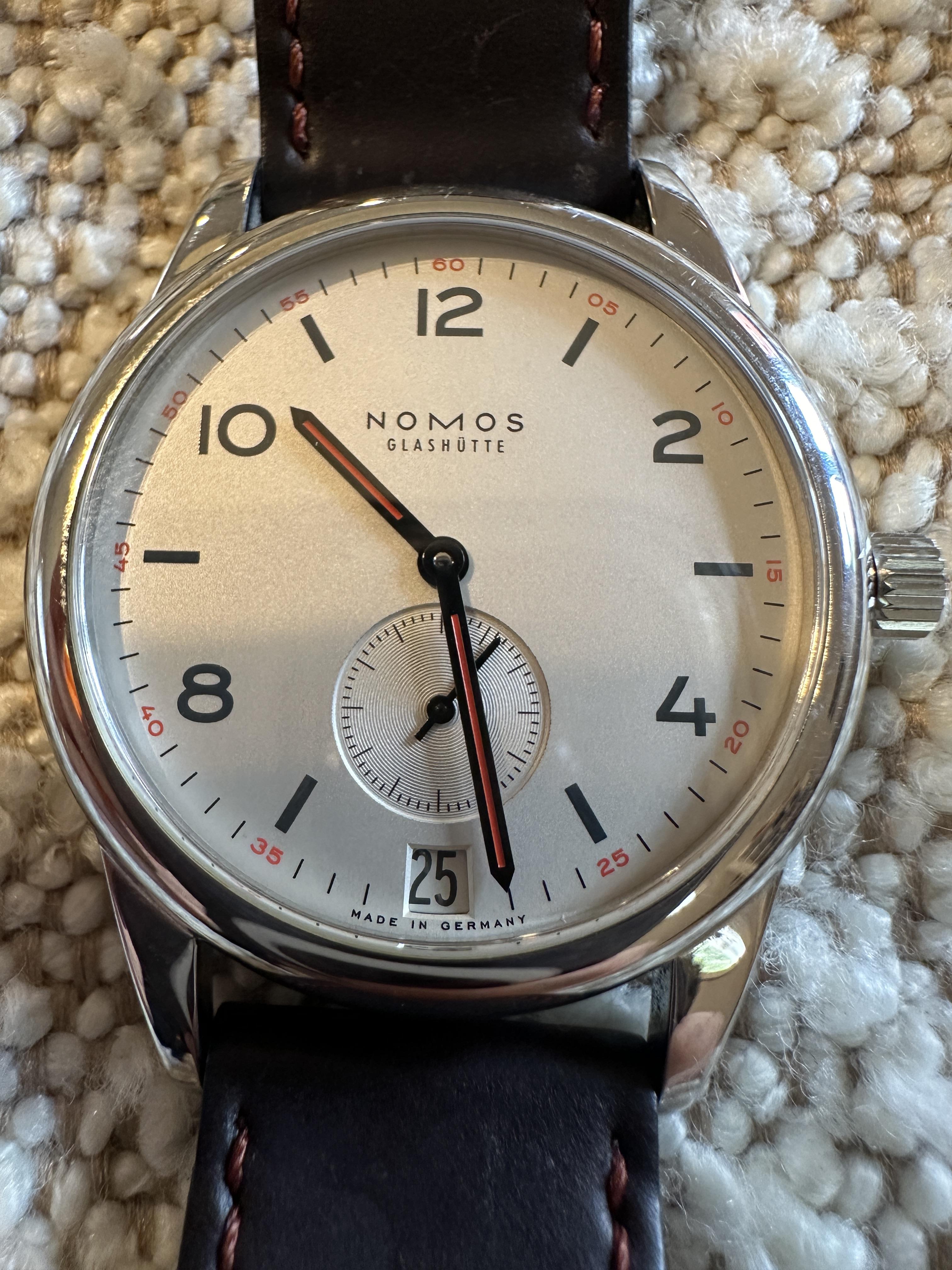 Nomos deals club 733