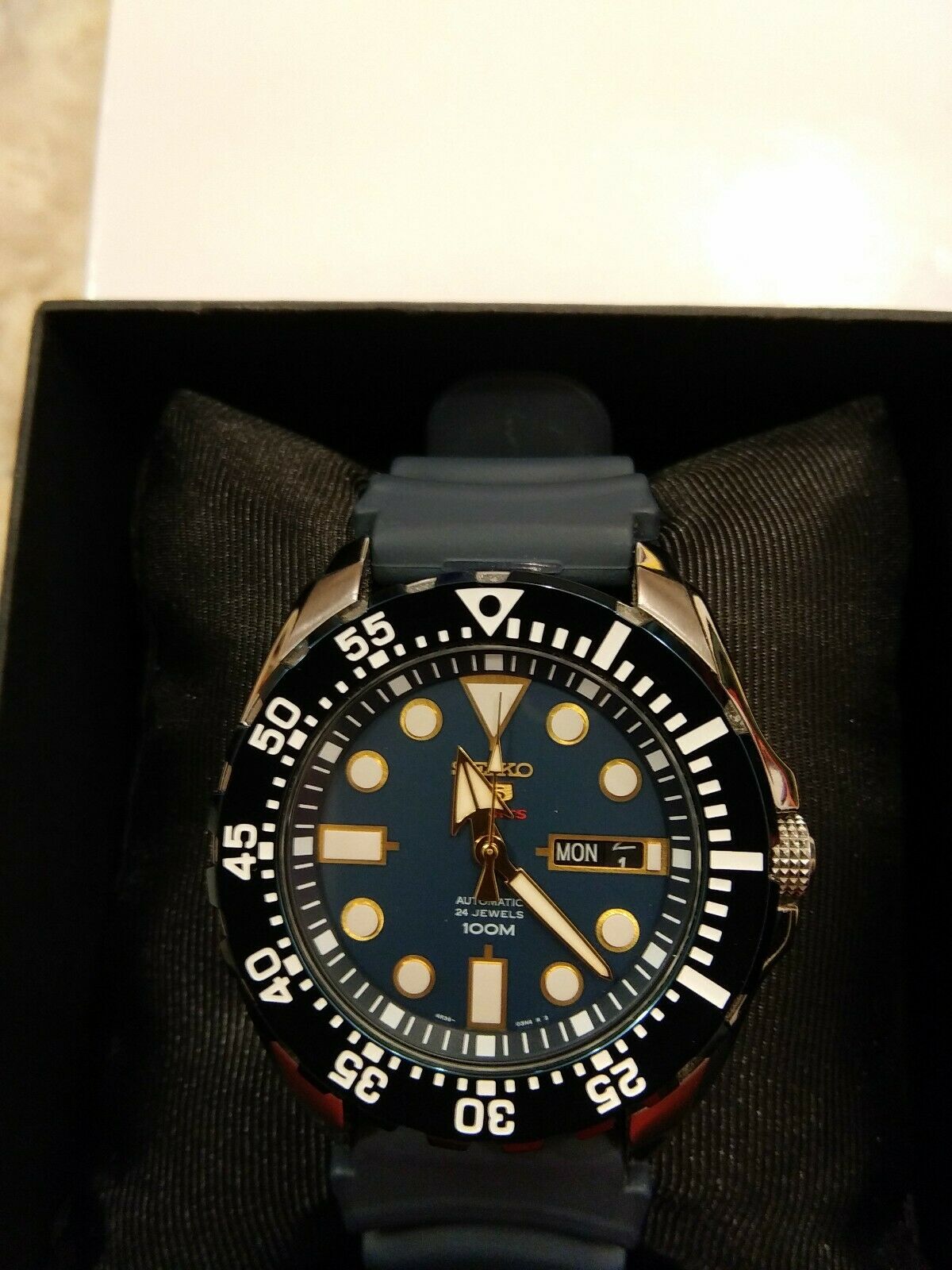 seiko diver automatic blue dial blue rubber mens watch srp605k2