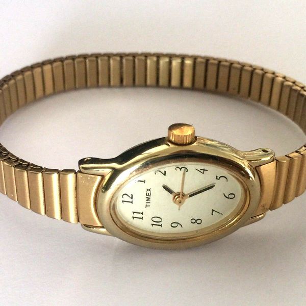 VINTAGE TIMEX 377 BA CELL LADIES WATCH GOLD TONE RUNS NEW BATTERY
