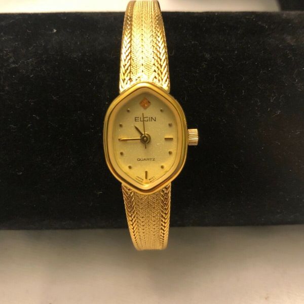 C Elgin Quartz Ladies Watch Vintage EK 110 017 5Y30 New Battery Lot