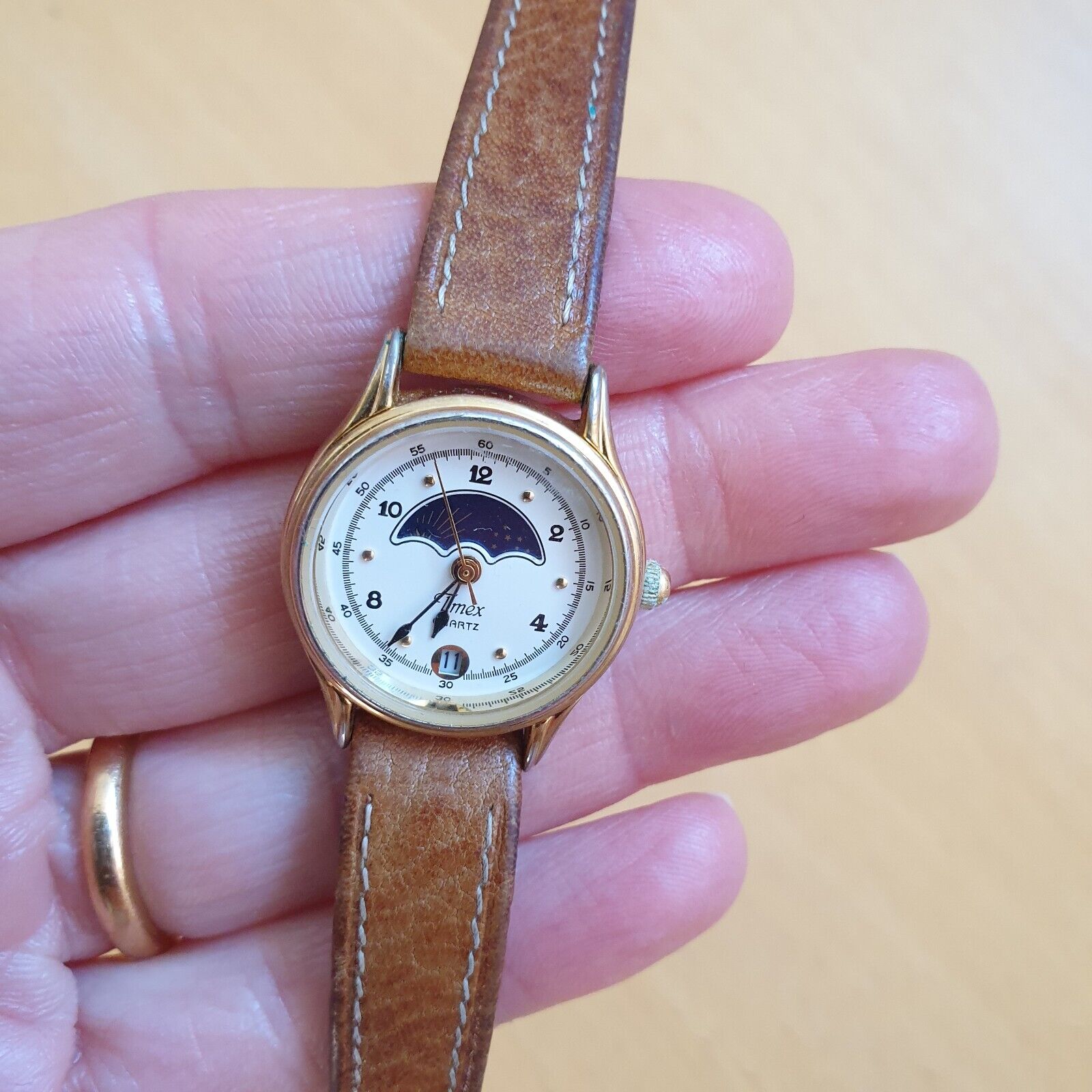 Vintage TIMEX 364T Cell moon phase ladies quartz watch needs battery WatchCharts