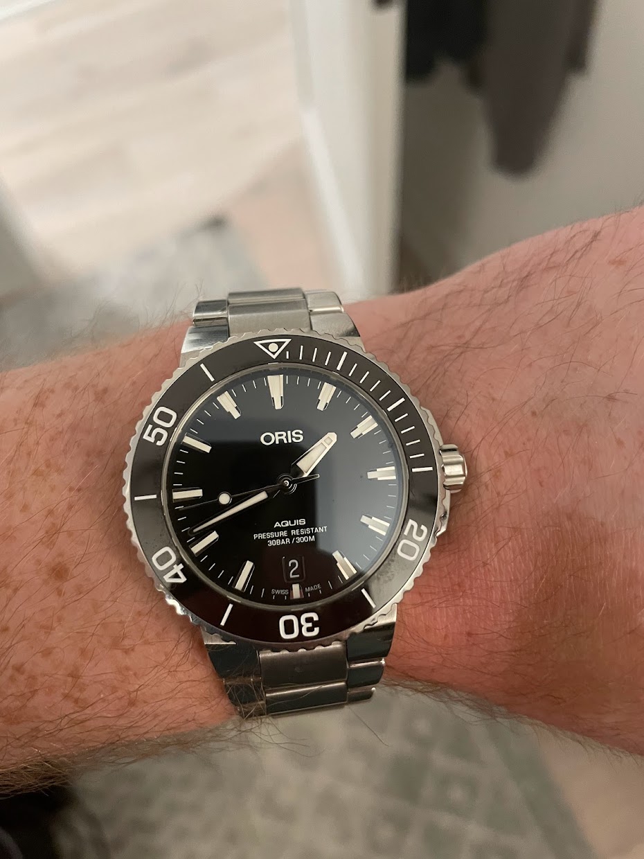 WTS Oris Aquis 39.5 With new OEM rubber strap and tool. 1075