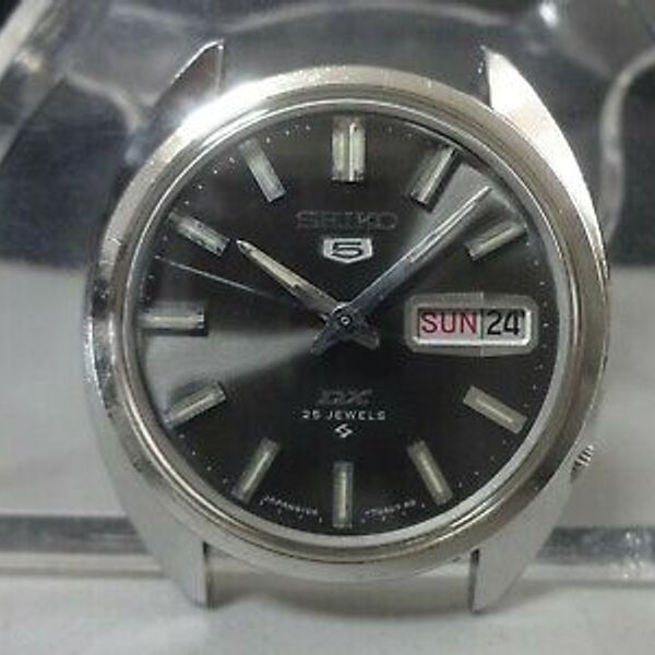 Vintage 1967 SEIKO Automatic watch [Seiko 5 DX] 6106-7000 25J  |  WatchCharts