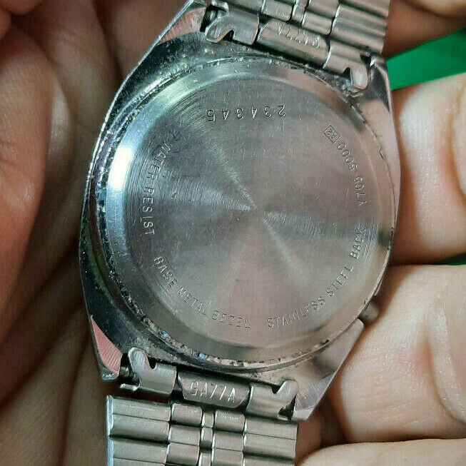 ALBA Game Watch (UFO) , Y765-5000 動作品 Ultra RARE SEIKO ALBA y765 - 5000 LCD Game Watch Space Invaders
