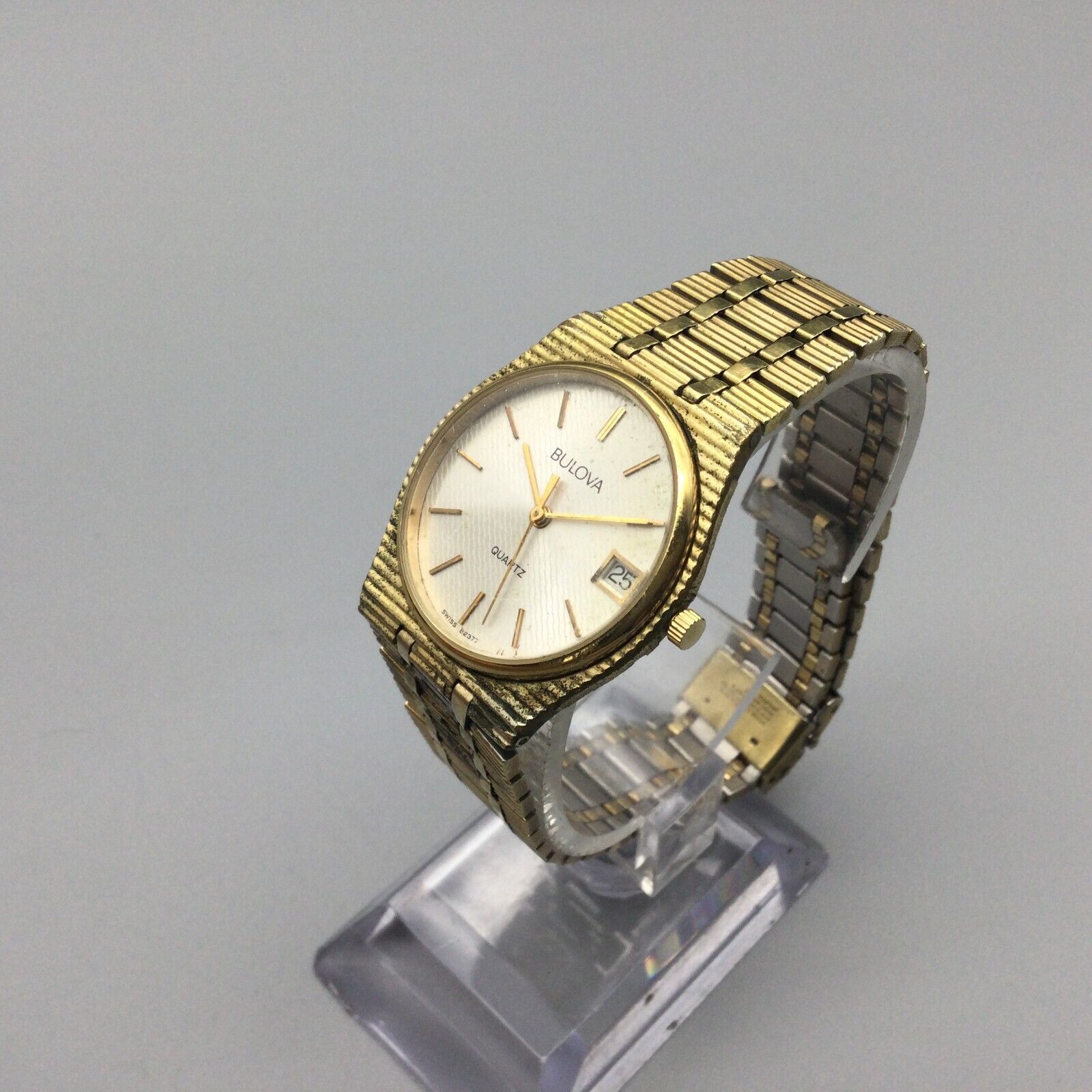 Vtg Bulova Long Island Charity Classic 1983 Men’s Gold Tone Quartz Watch 33MM Vintage Bulova Watch Women Gold Tone 29mm Round Dial Date  main image 2