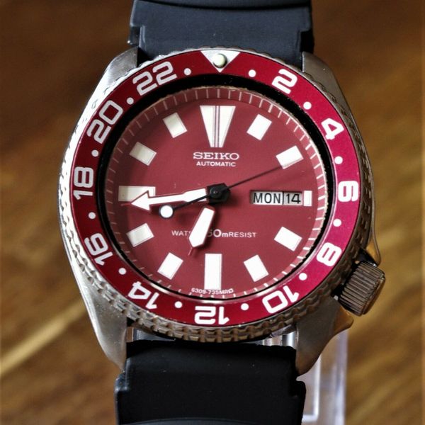 SEIKO 150M DIVERS AUTOMATIC MENS WATCH 63097290 RED DIAL/RED BEZEL