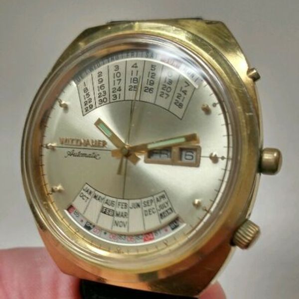 VINTAGE LONGINES WITTNAUER WATCH 2000 "2002" PERPETUAL CALENDAR DIAL