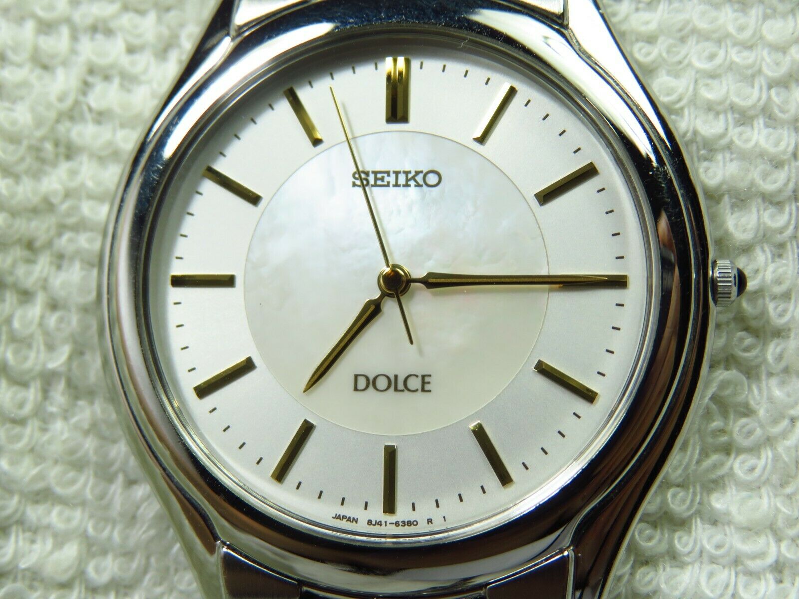 SEIKO DOLCE QUARTZ watch Made in Japan { 8J41 - 6030} Year 2005 