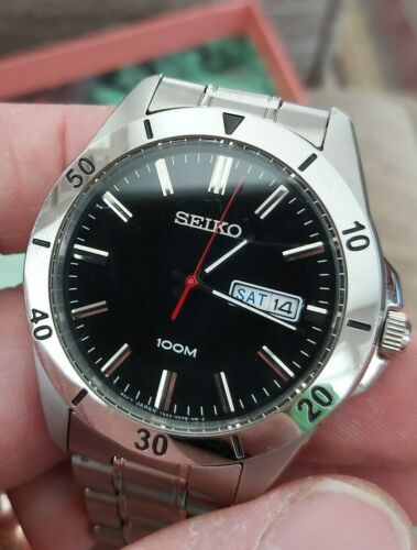 2003 SEIKO Mens Quartz Diver Sports Watch with Day Date 7N43