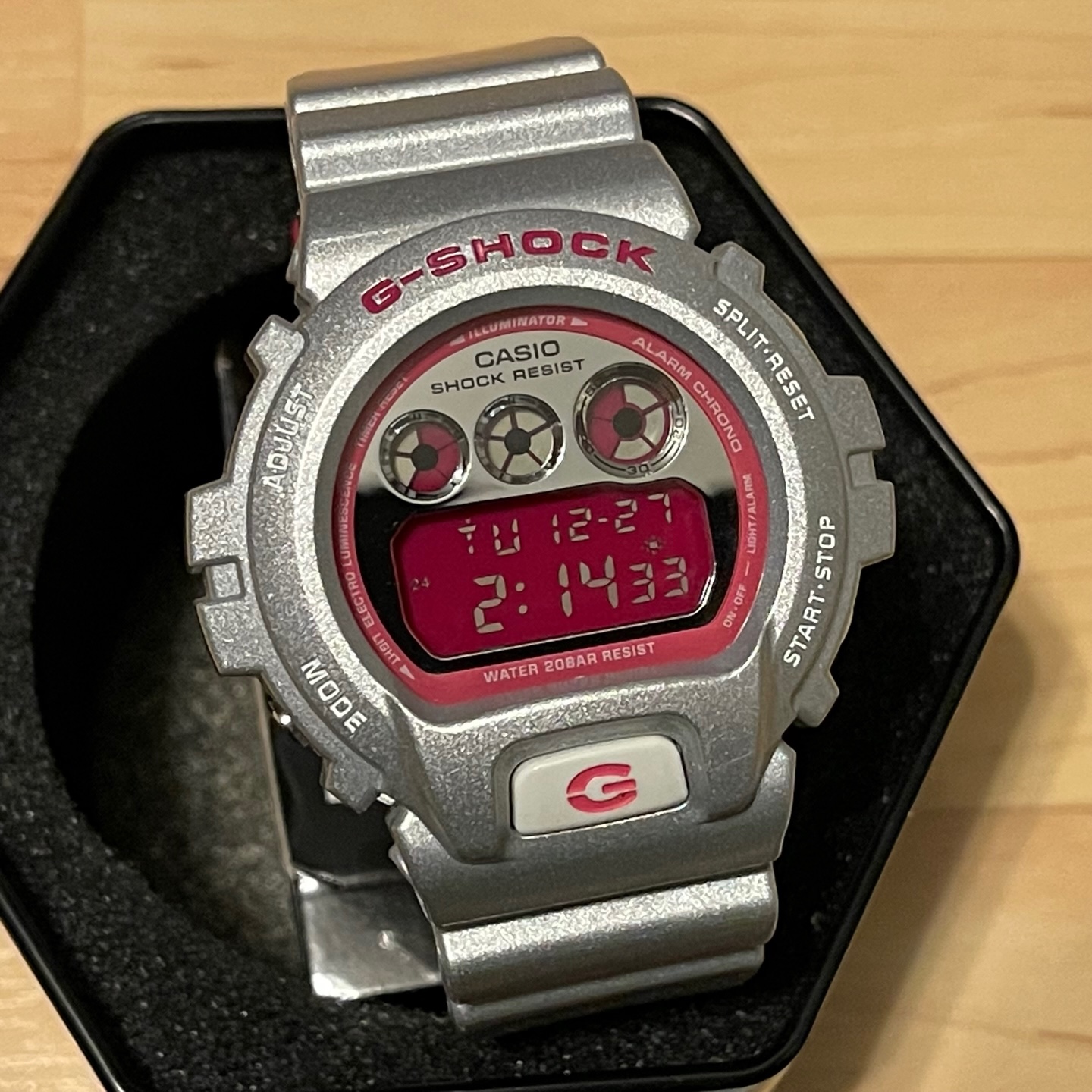 WTS] Casio G-Shock DW-6900CB-8 Crazy Colors Series Silver