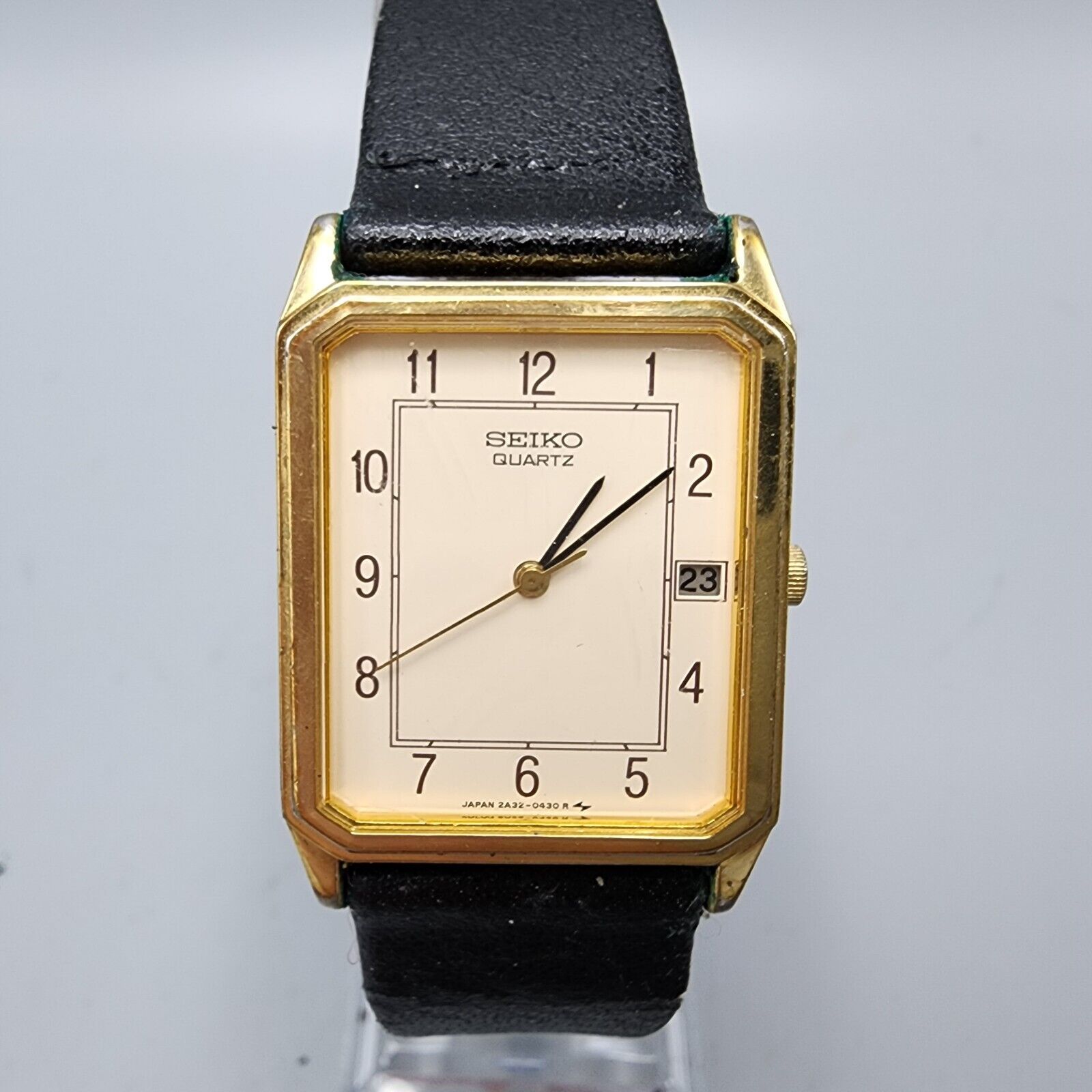 1970年代コーリー Vintage Seiko Tank Watch Men Gold Tone Cream Date 24mm 2A32-5209