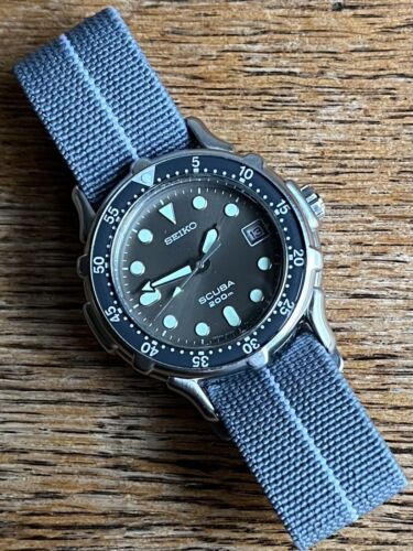 Vintage Seiko 5H25-6030 Diver Scuba 200M Date Quartz Mens Watch