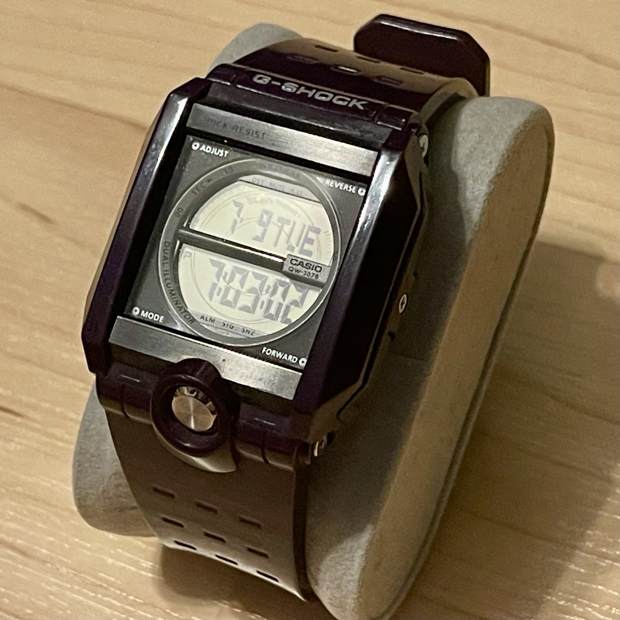 CASIO G-SHOCK FOX FIRE デジタル腕時計　DW-8100 CASIO G-SHOCK FOX FIRE デジタル腕時計 DW-8100